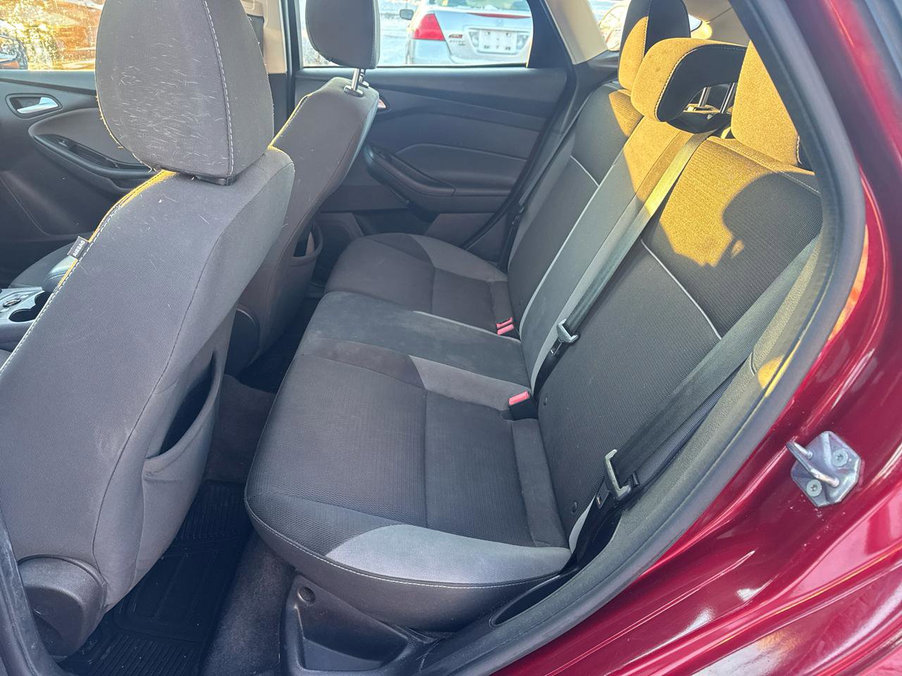 Used 2013 Ford Focus SE w/ SE Winter Pkg FWD image 11
