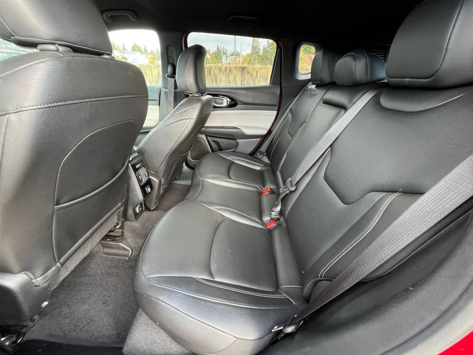 Used 2025 Jeep Compass Limited AWD/4WD image 26