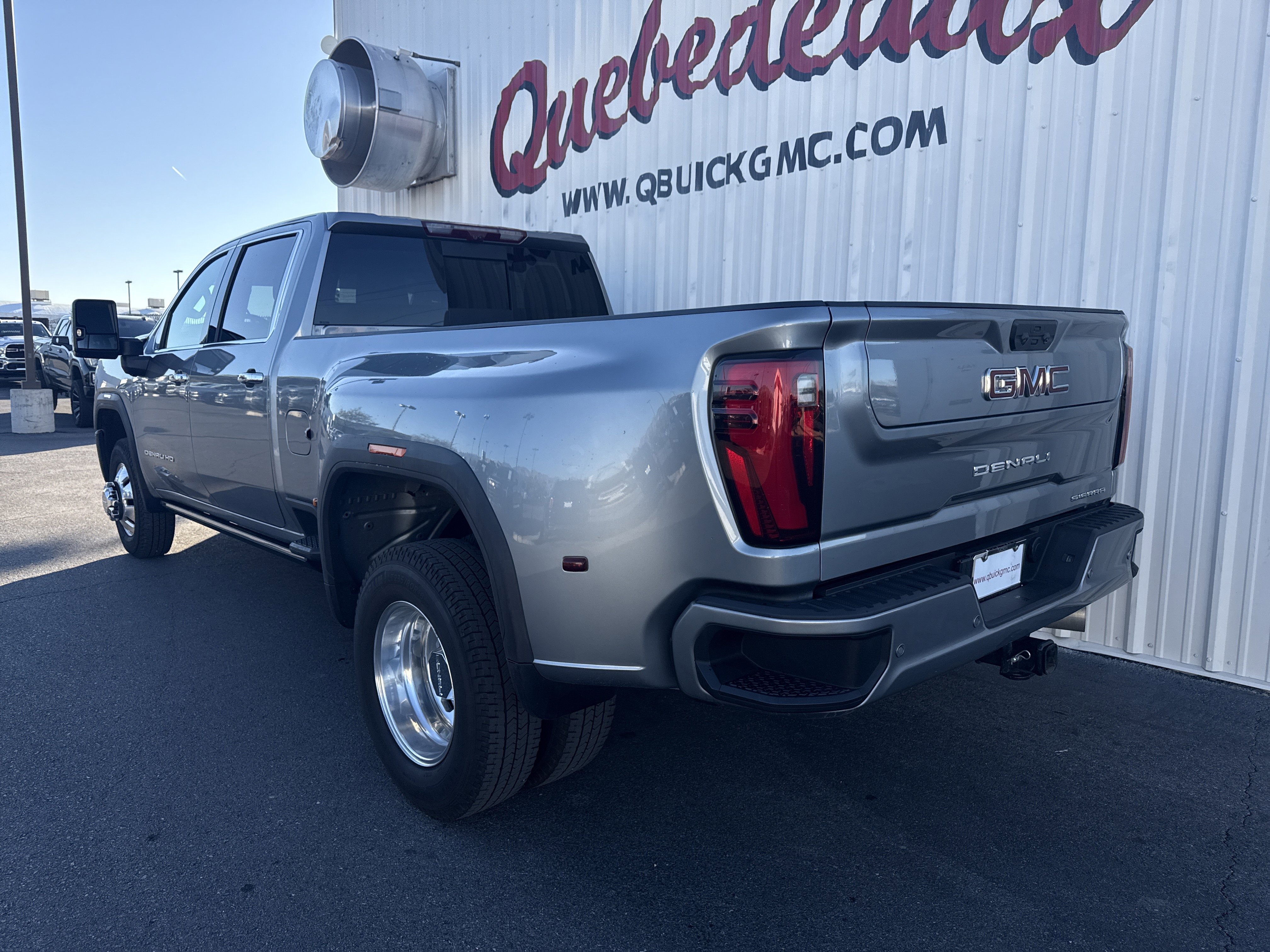 Used 2024 GMC Sierra 3500 Denali w/ Denali Reserve Package image 15