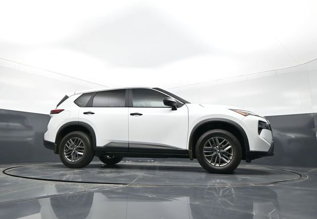 Certified 2025 Nissan Rogue S image 27