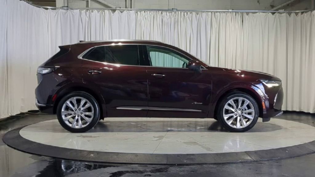 Used 2023 Buick Envision Avenir image 9