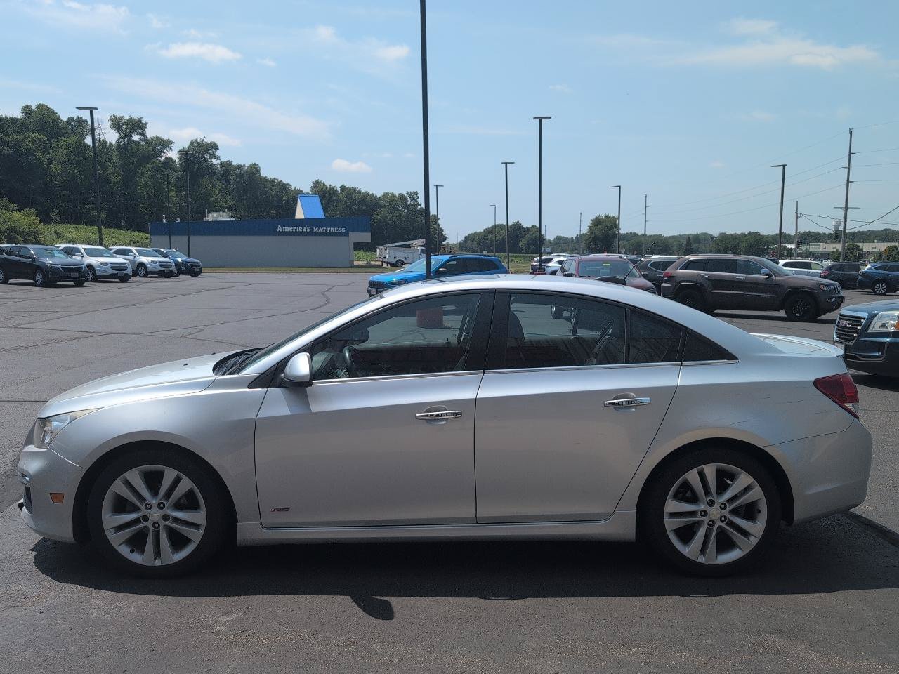 Used 2015 Chevrolet Cruze LTZ w/ Sun, Sound and Sport Package FWD image 2