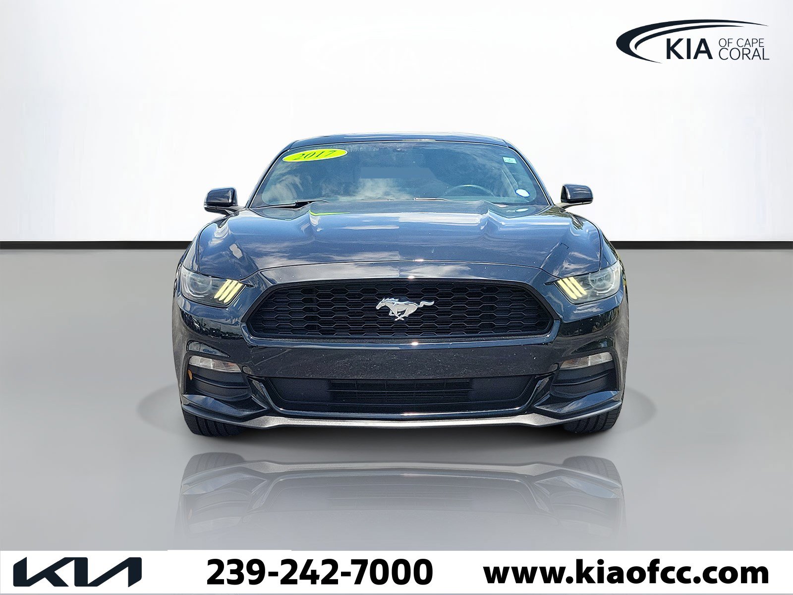 Used 2017 Ford Mustang Coupe RWD image 2