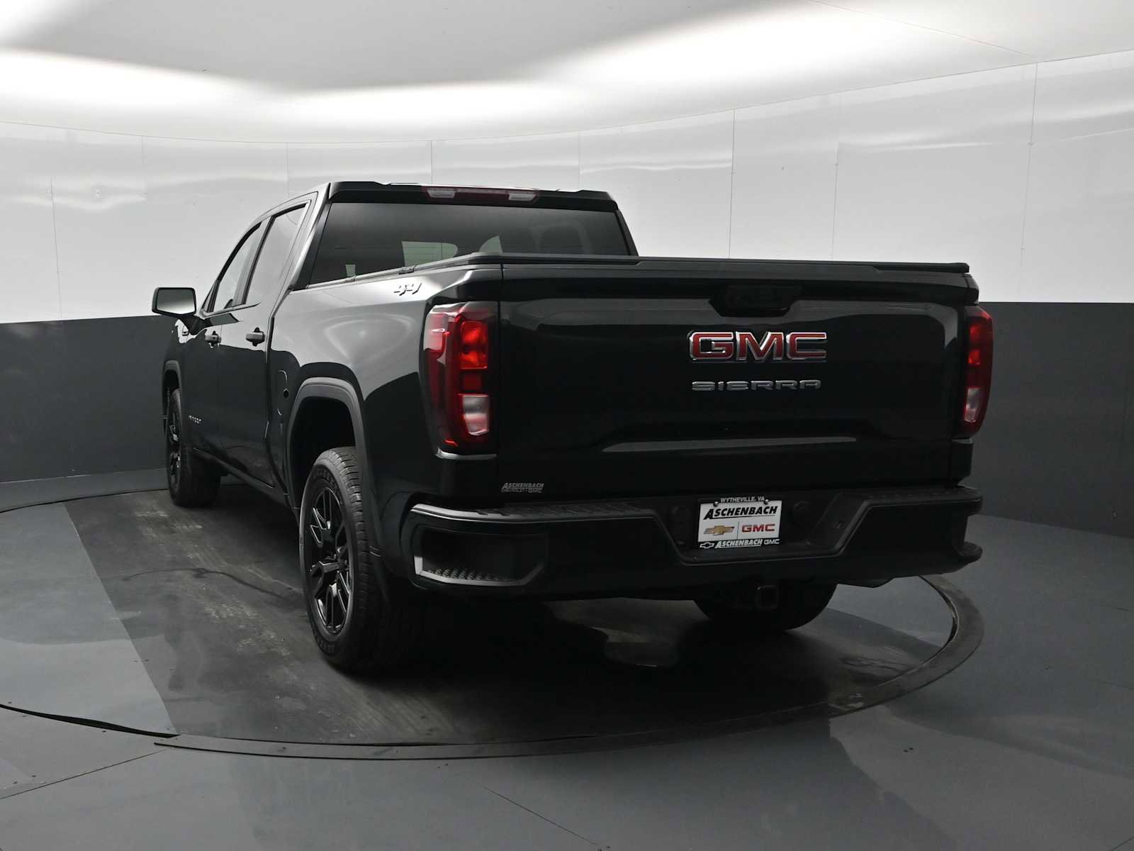 Used 2025 GMC Sierra 1500 Pro w/ Graphite Edition image 7