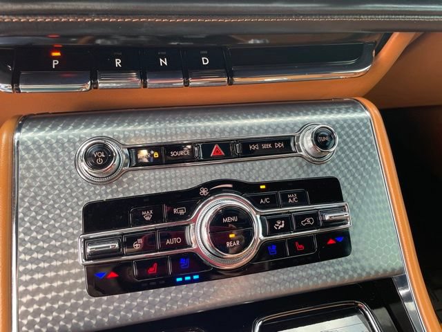 Used 2024 Lincoln Aviator Black Label AWD/4WD image 38