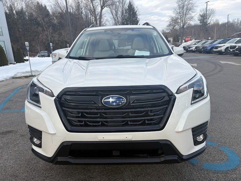 Used 2024 Subaru Forester Premium image 3