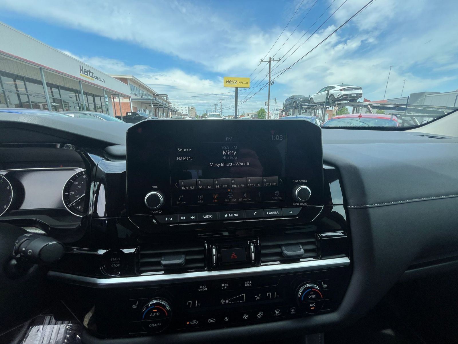 Used 2025 Nissan Pathfinder SV AWD/4WD image 20