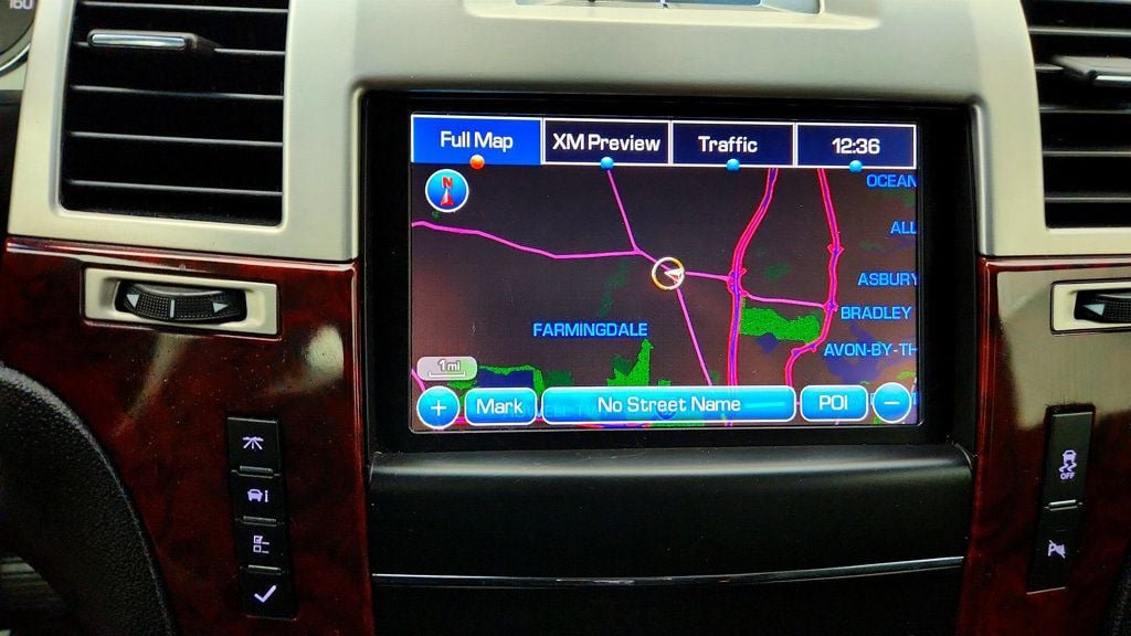 Used 2012 Cadillac Escalade EXT Luxury AWD/4WD image 20