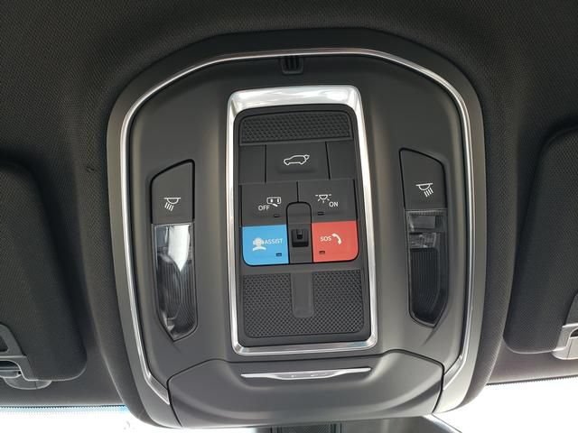 Used 2025 Jeep Grand Cherokee Limited w/ Trailer Tow Package AWD/4WD image 26