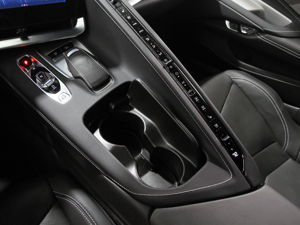 Used 2025 Chevrolet Corvette Stingray Preferred Cpe w/ 2LT image 16