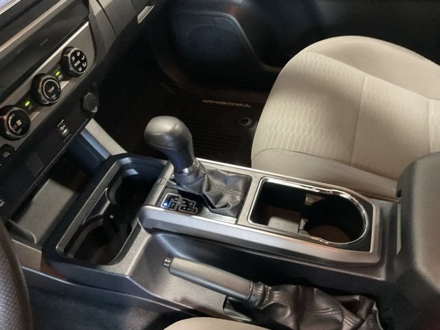 Used 2018 Toyota Tacoma SR5 AWD/4WD image 25