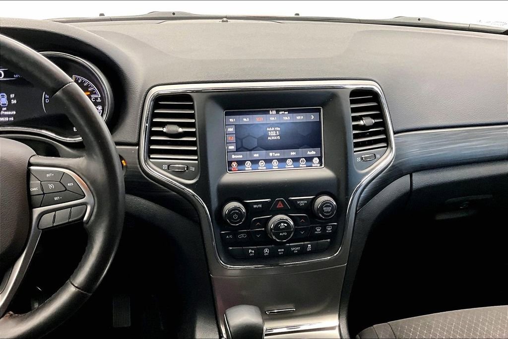 Used 2021 Jeep Grand Cherokee Laredo w/ Security & Convenience Group AWD/4WD image 6