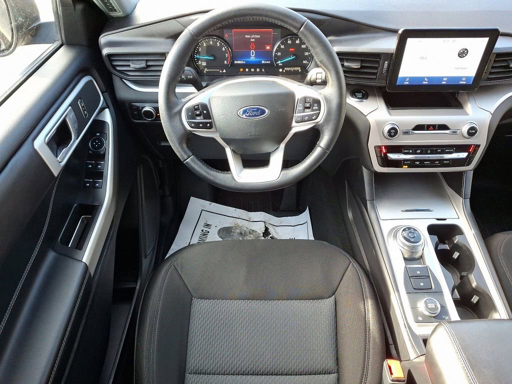 Used 2023 Ford Explorer XLT image 13