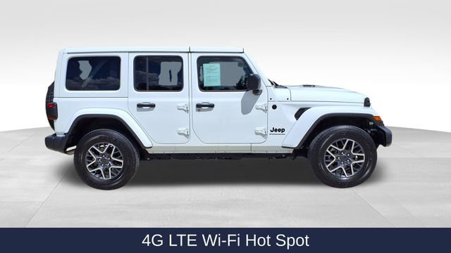 Used 2025 Jeep Wrangler Sahara image 9