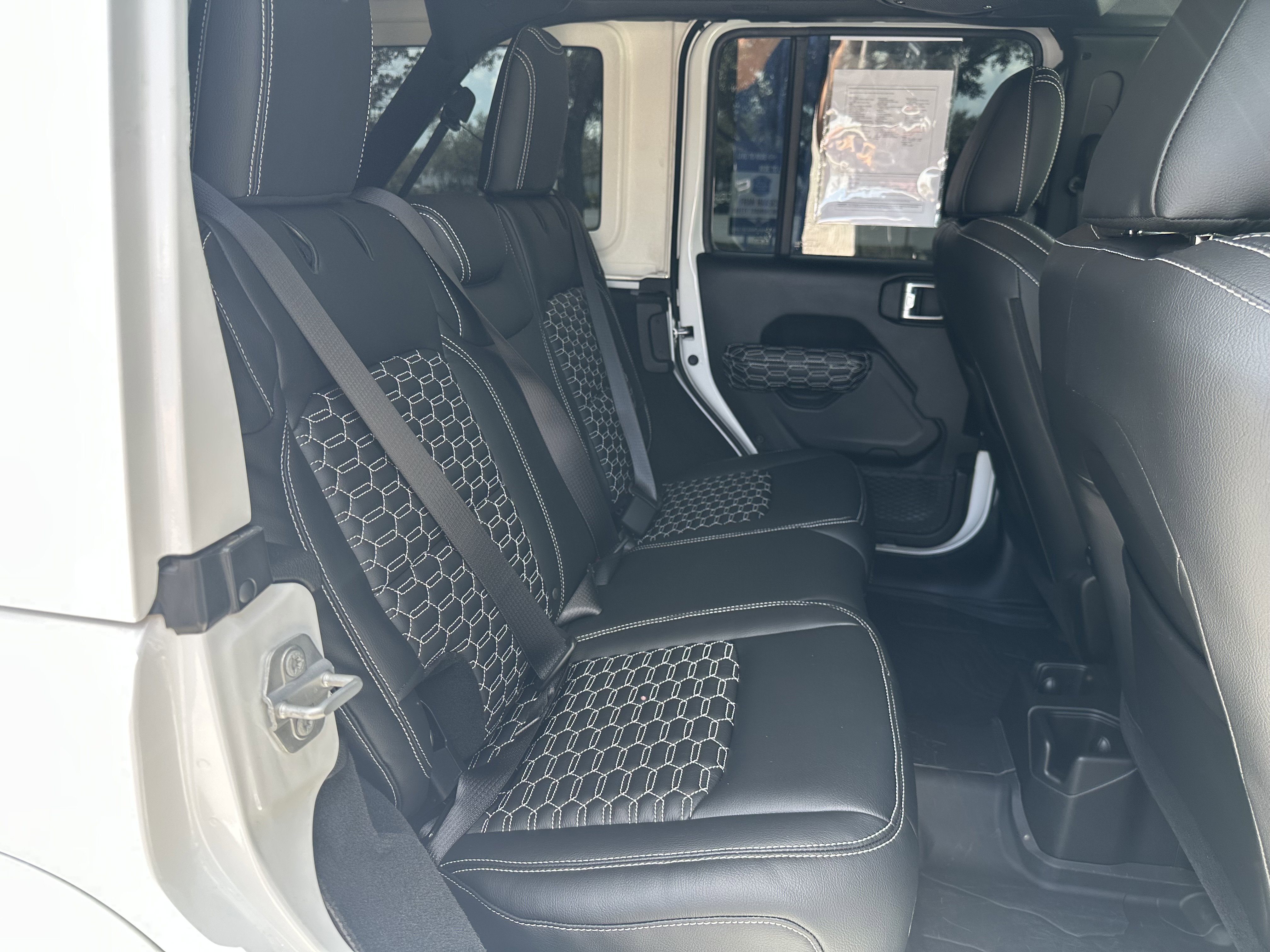 Used 2024 Jeep Wrangler Unlimited Sport image 34