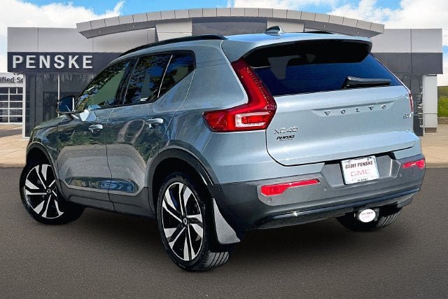 Used 2023 Volvo XC40 B5 Plus w/ Driver Assist Package AWD/4WD image 11