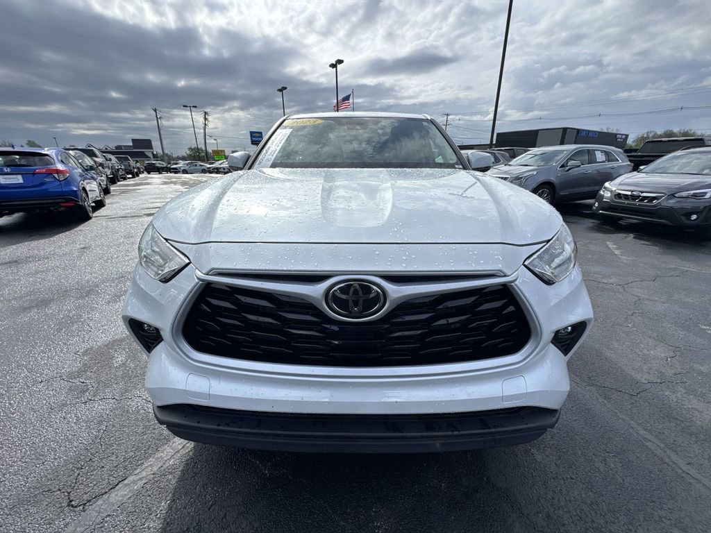 Used 2023 Toyota Highlander LE image 27