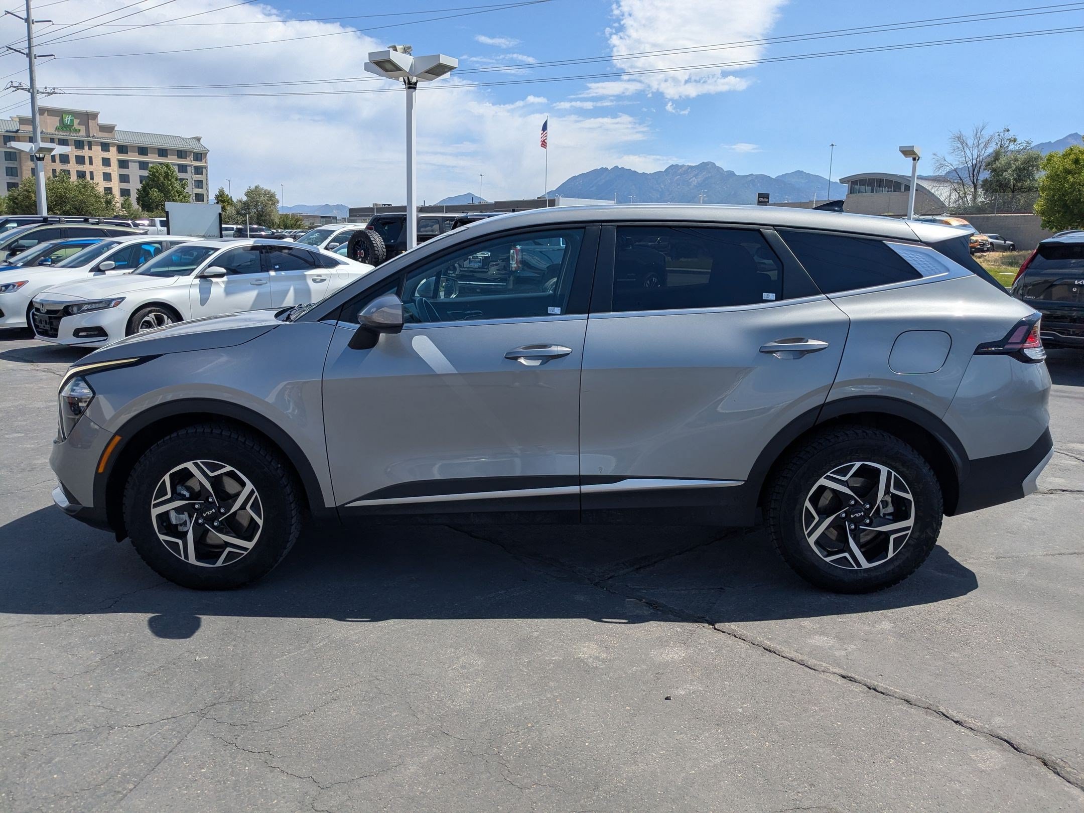 Certified 2023 Kia Sportage LX AWD/4WD image 2