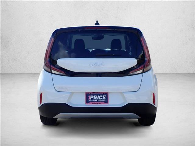 Used 2023 Kia Soul S FWD image 3