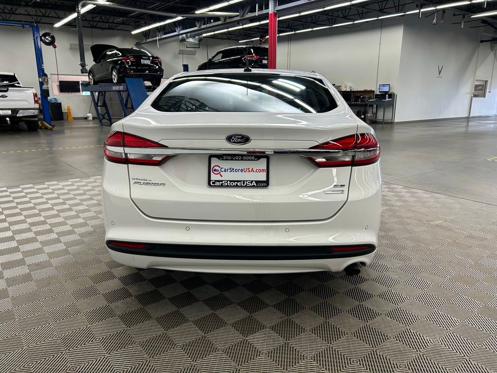 Used 2018 Ford Fusion SE w/ Fusion SE Technology Package image 10