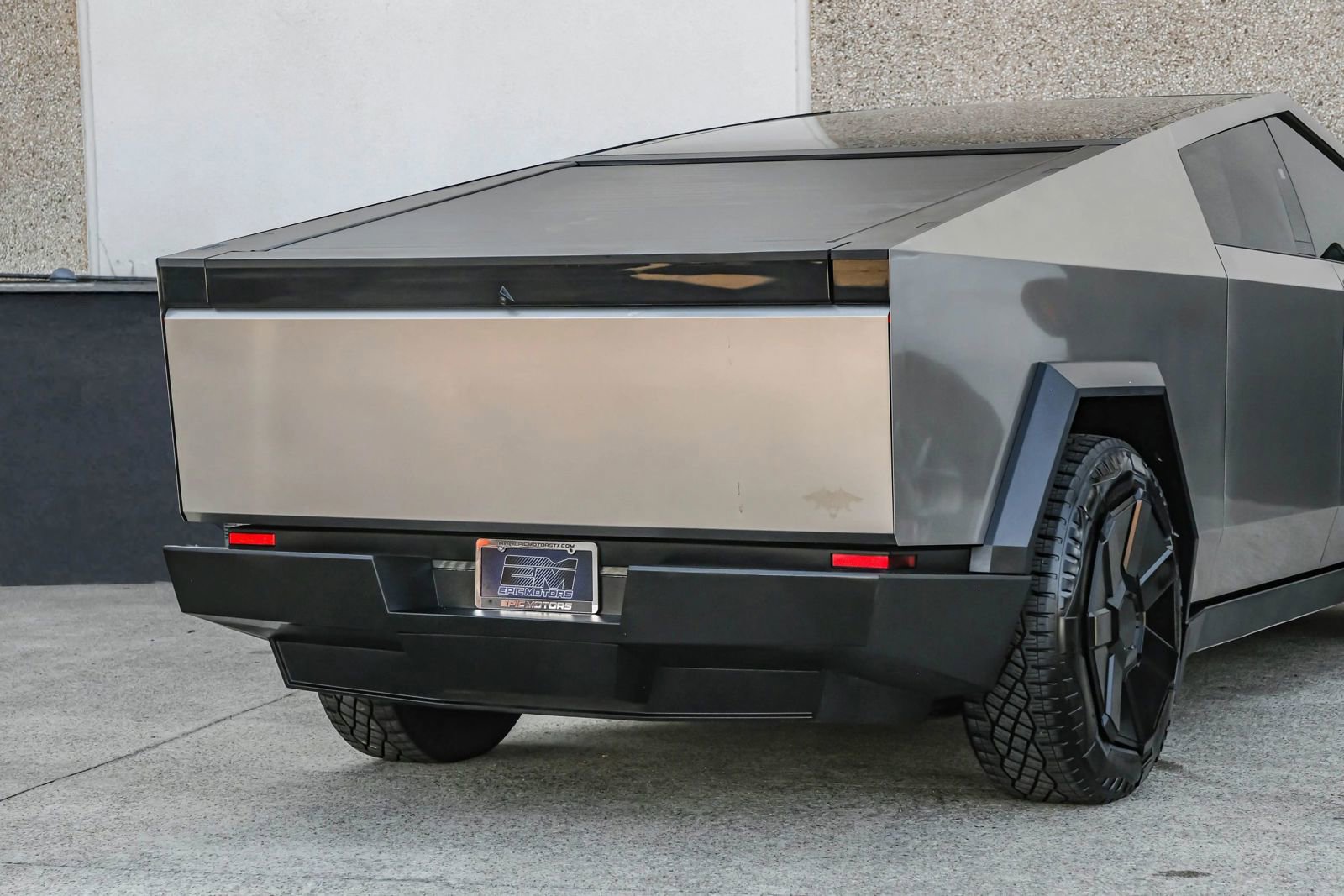 Used 2024 Tesla Cybertruck Cyberbeast AWD/4WD image 12