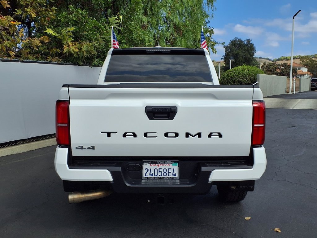 Used 2025 Toyota Tacoma SR5 AWD/4WD image 6