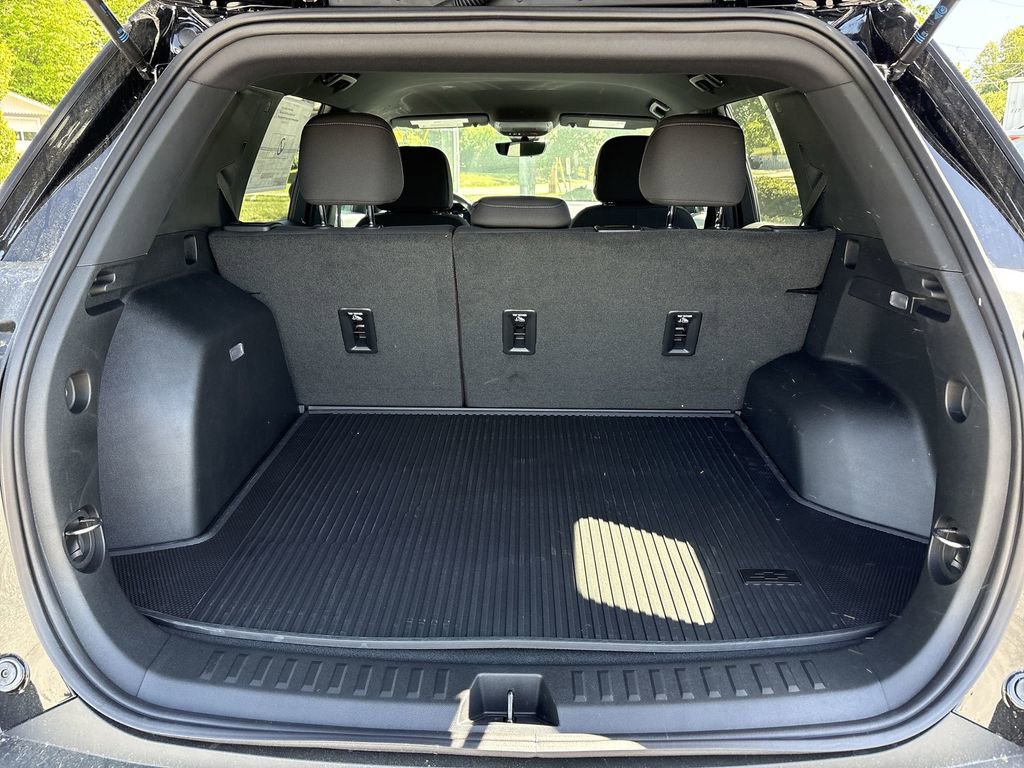 New 2026 Chevrolet Equinox LT w/ Safety and Technology Package FWD image 26