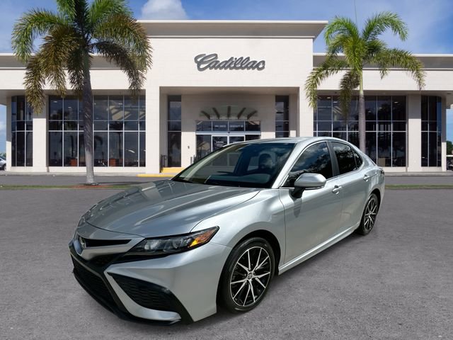 Used 2024 Toyota Camry SE