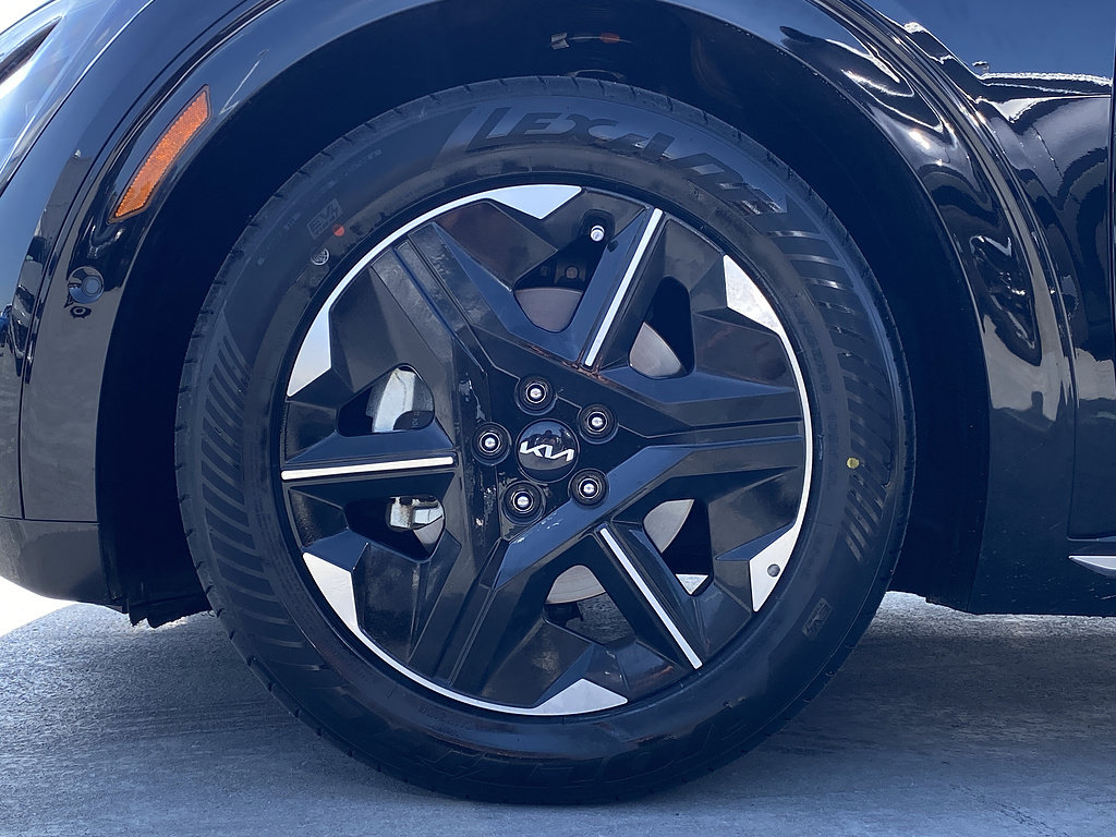 Used 2025 Kia EV6 Wind RWD image 10