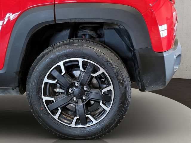 Used 2023 Jeep Renegade Trailhawk w/ Trailer Tow Group AWD/4WD image 28