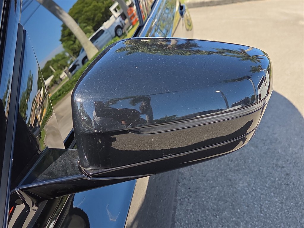 Used 2023 BMW 330i Sedan w/ Premium Package image 14