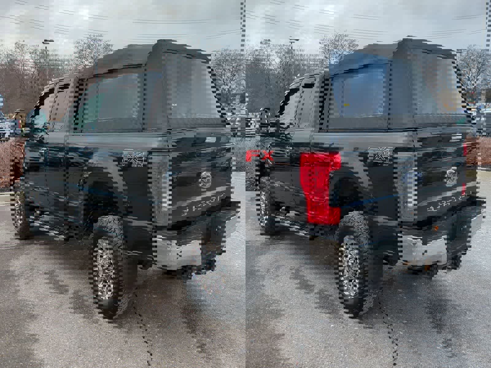 Used 2017 Ford F350 XLT w/ XLT Premium Package AWD/4WD image 6