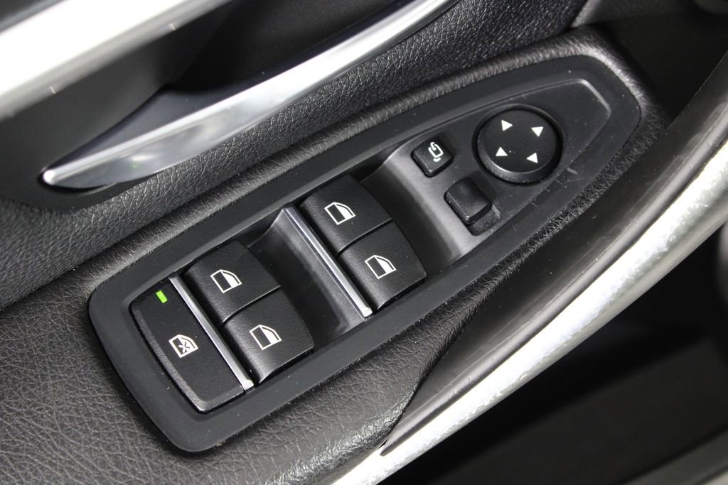 Used 2018 BMW 330e w/ M Sport Package image 21