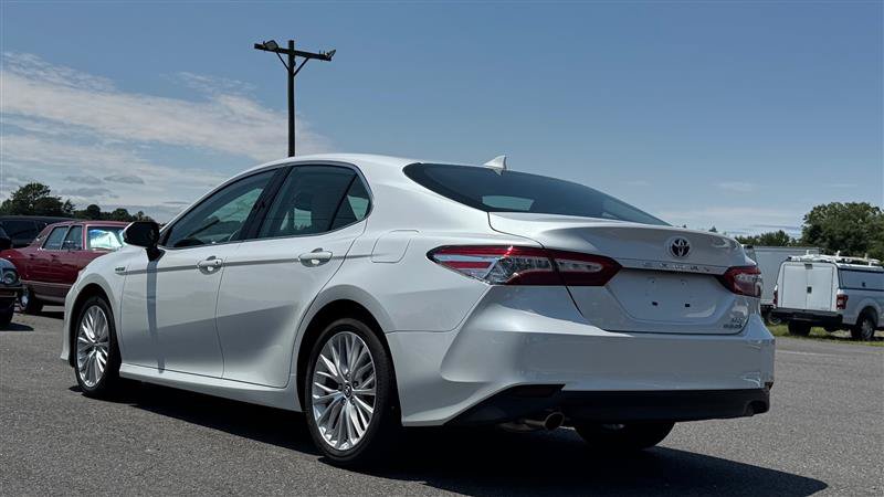 Used 2019 Toyota Camry XLE FWD image 9