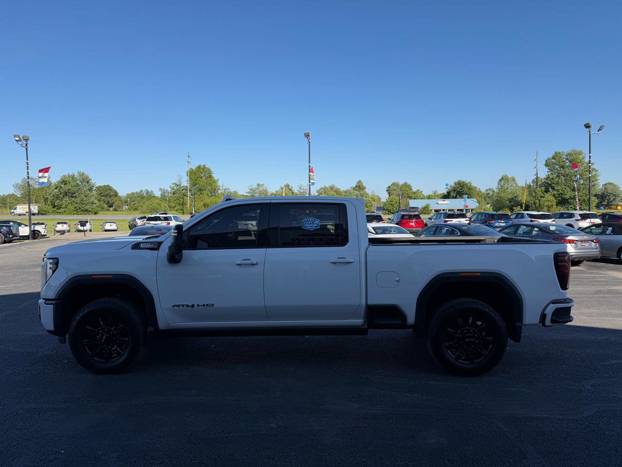 Used 2024 GMC Sierra 2500 AT4 w/ AT4 Premium Plus Package AWD/4WD image 10