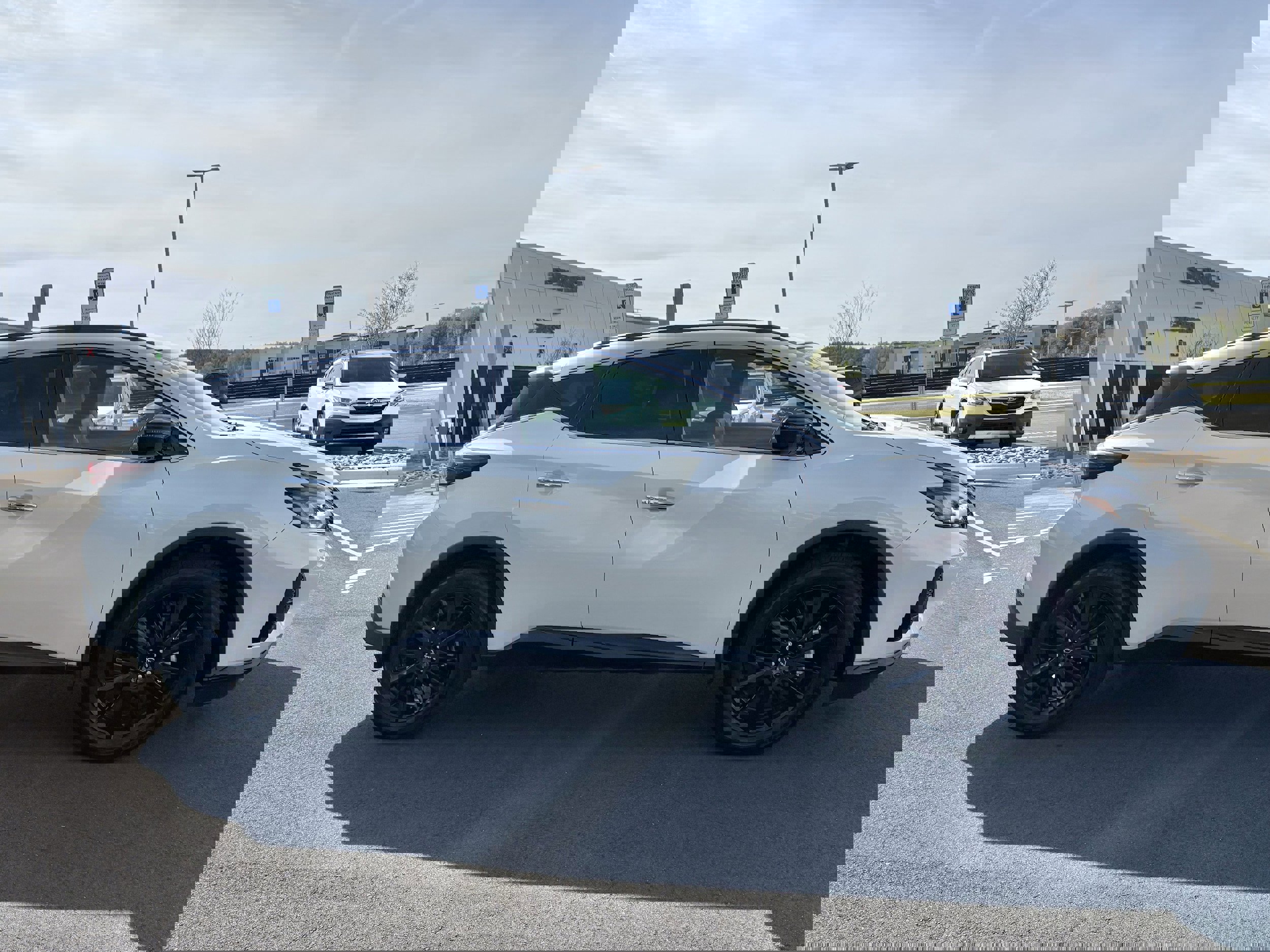 Used 2024 Nissan Murano SV w/ SV Midnight Edition Package FWD image 7