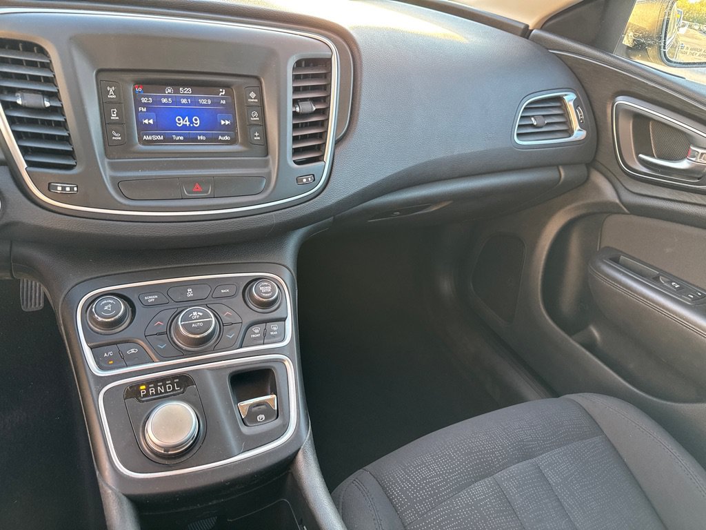 Used 2015 Chrysler 200 Limited w/ Convenience Group FWD image 13