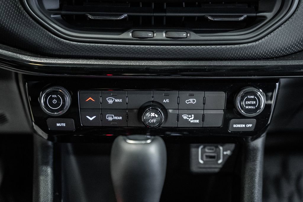 New 2026 Jeep Compass Latitude image 22