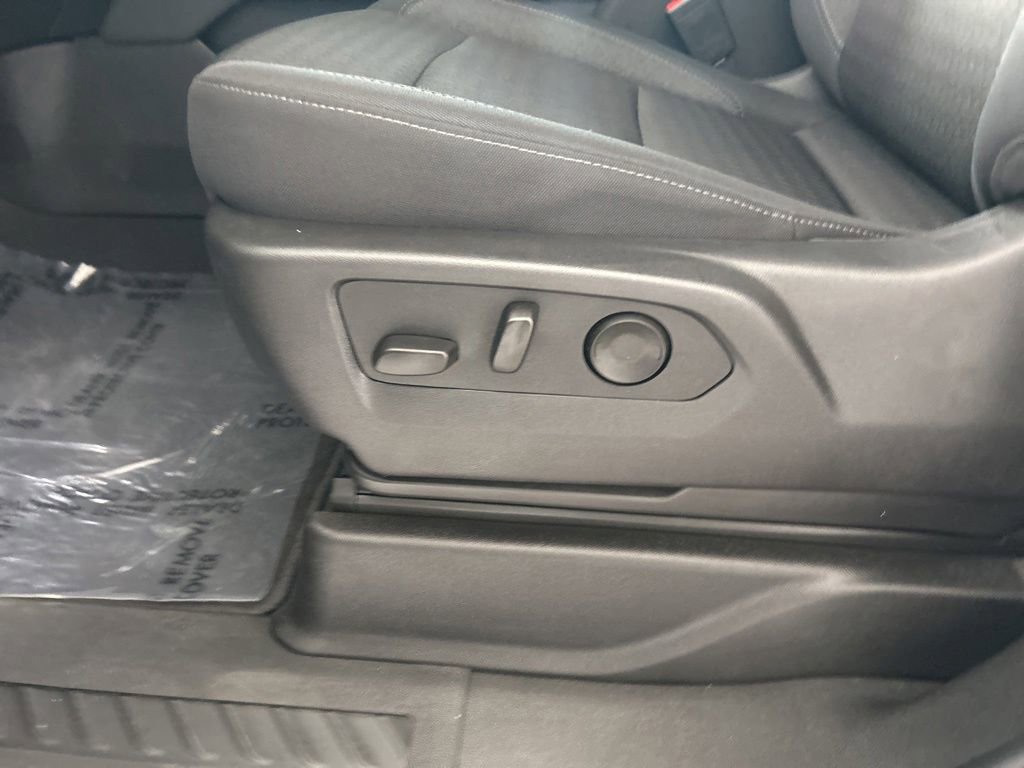 Used 2025 Chevrolet Suburban LS RWD image 45