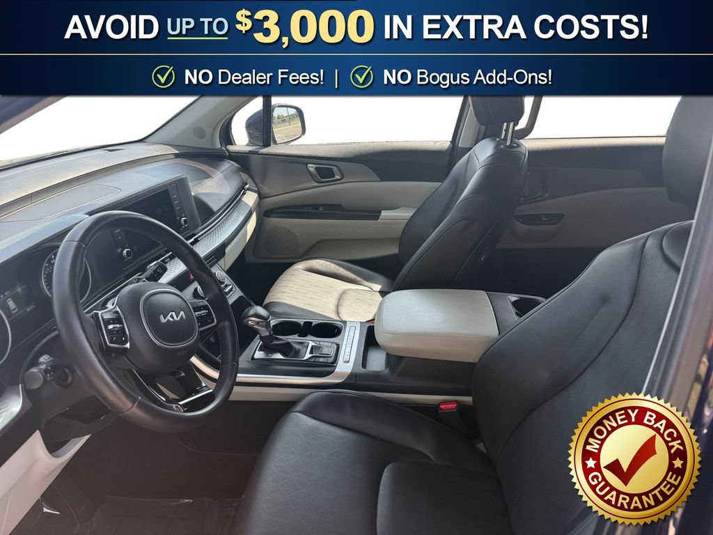 Used 2023 Kia Carnival LX FWD image 14