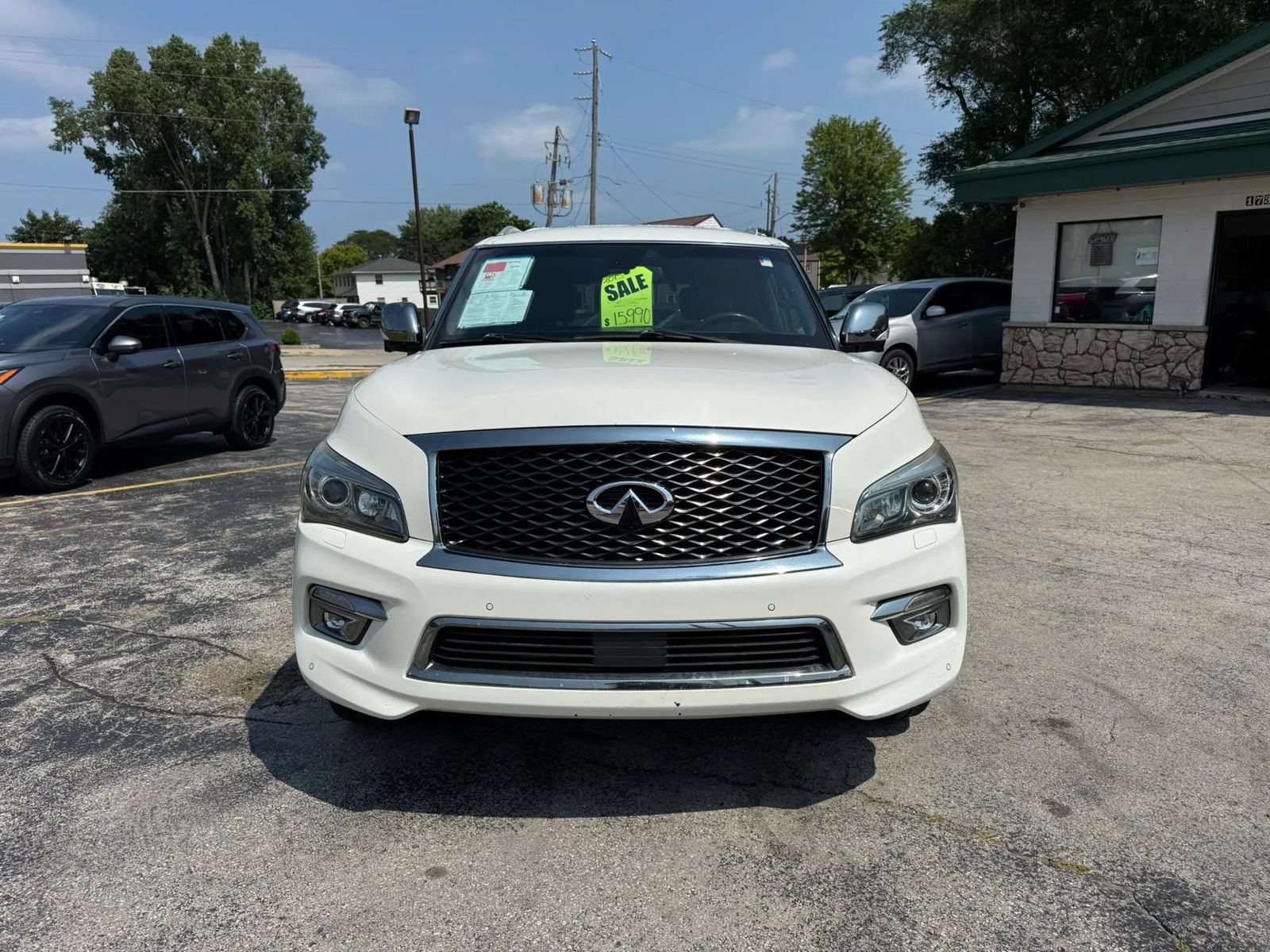 Used 2015 INFINITI QX80 4WD w/ Limited Package image 8
