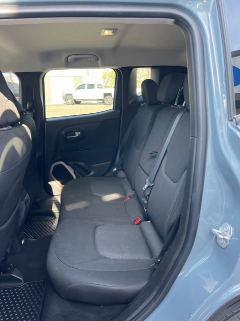 Used 2017 Jeep Renegade Latitude w/ Popular Equipment Group AWD/4WD image 30