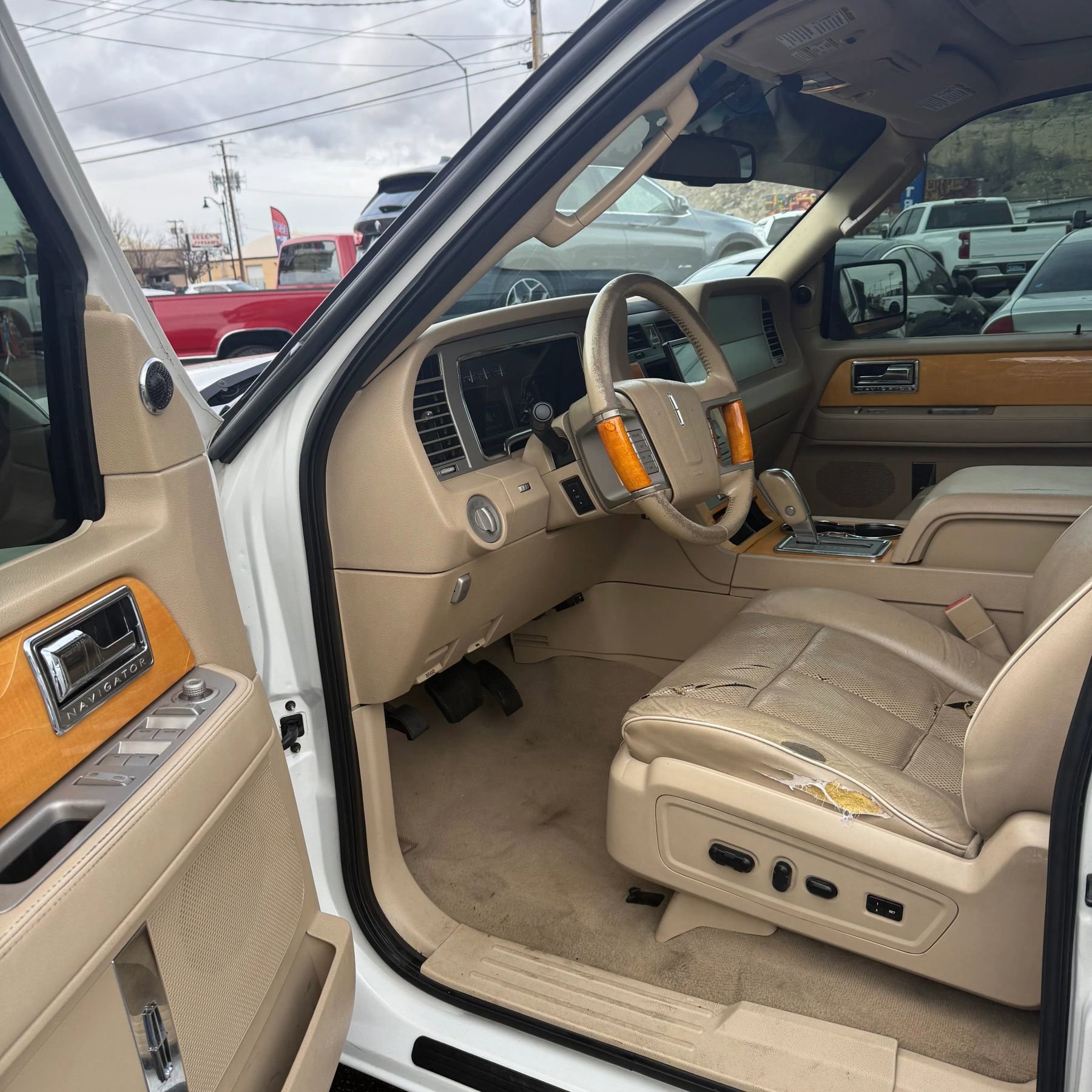 Used 2008 Lincoln Navigator 4WD image 9