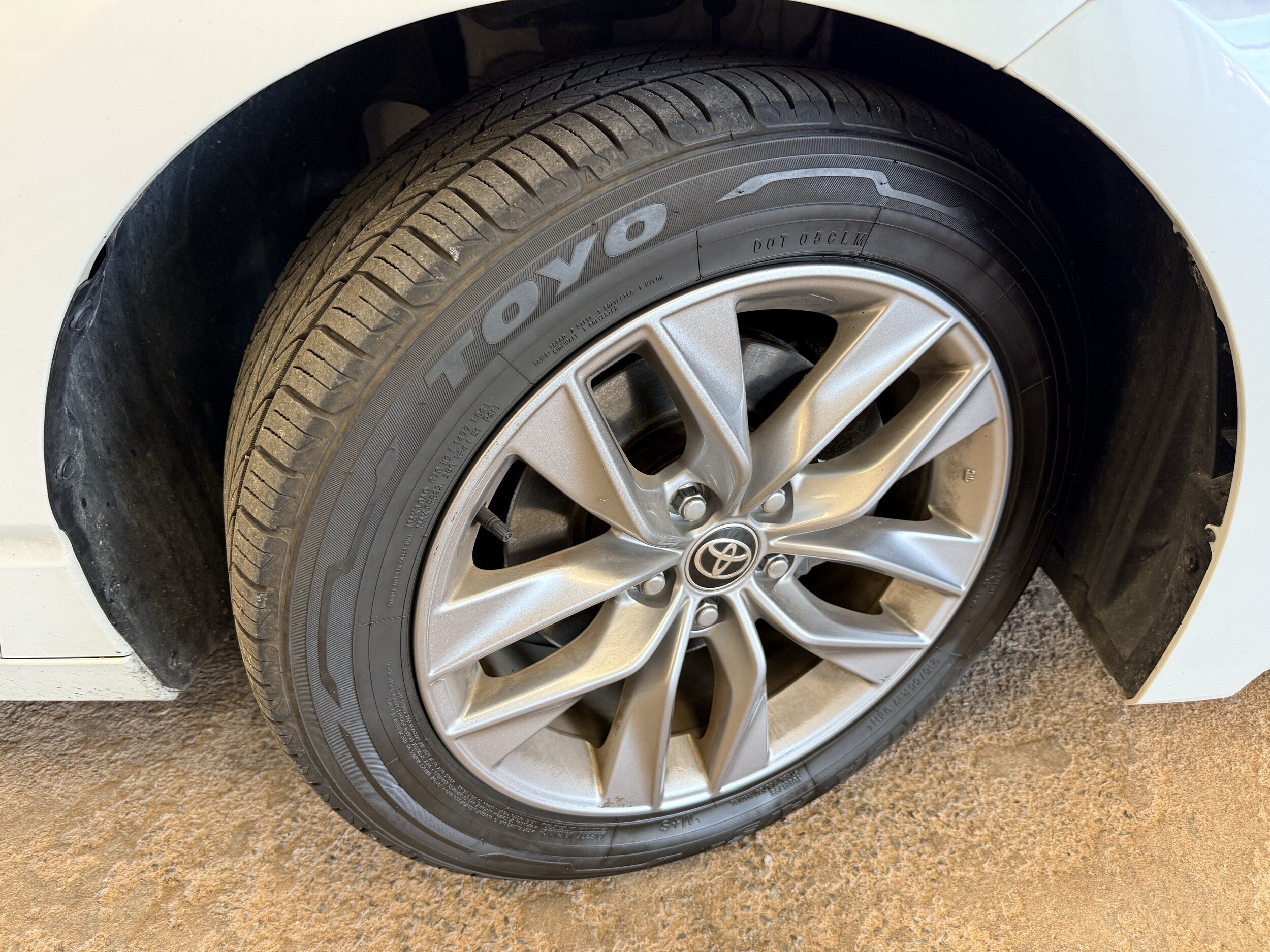 Used 2022 Toyota Avalon XLE w/ Moonroof Package FWD image 14