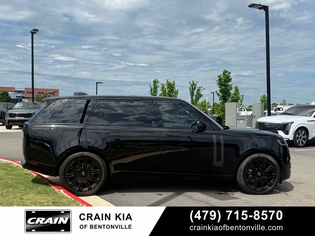 Used 2025 Land Rover Range Rover Long Wheelbase SE AWD/4WD image 9