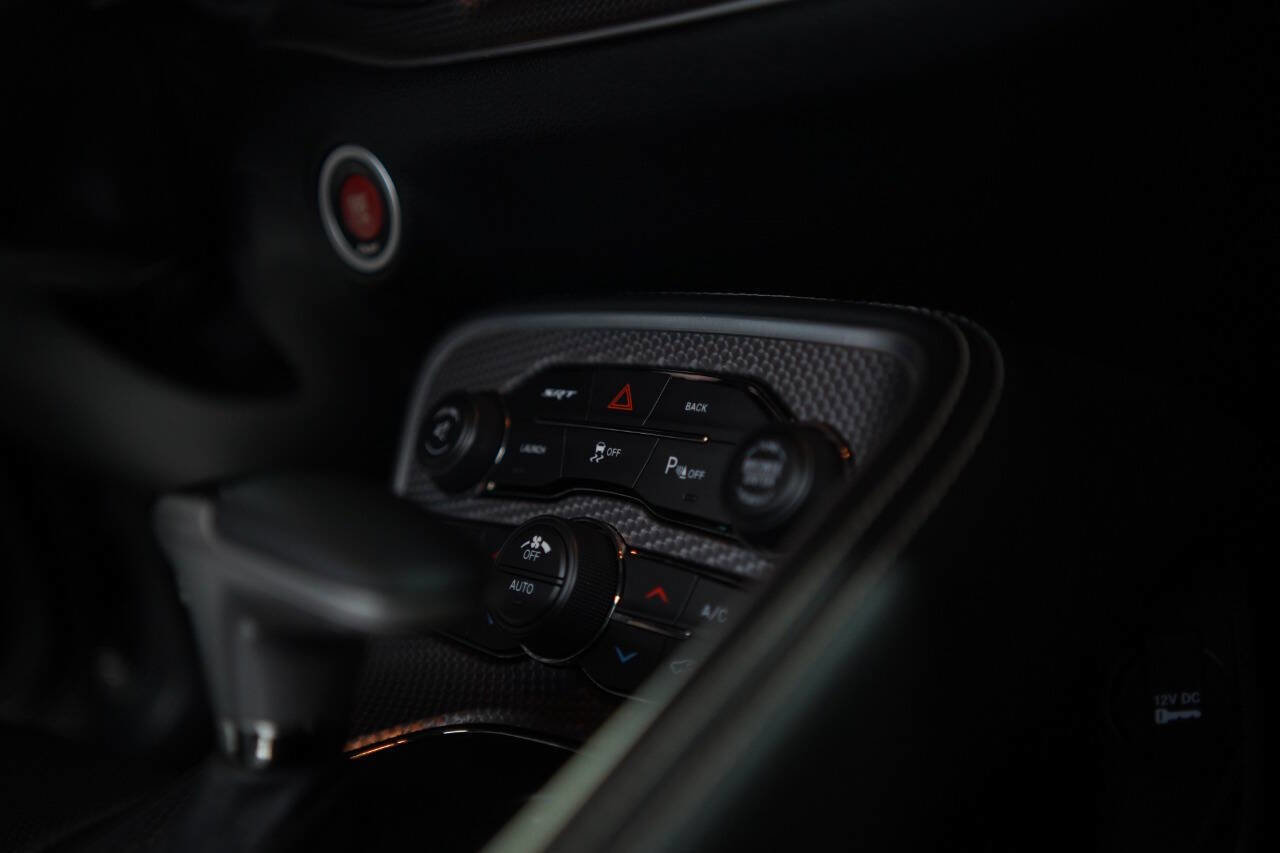 Used 2015 Dodge Challenger SRT Hellcat image 97