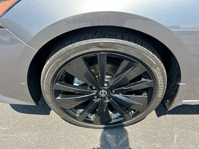 Certified 2022 Nissan Altima 2.5 SR w/ Midnight Edition Package AWD/4WD image 8