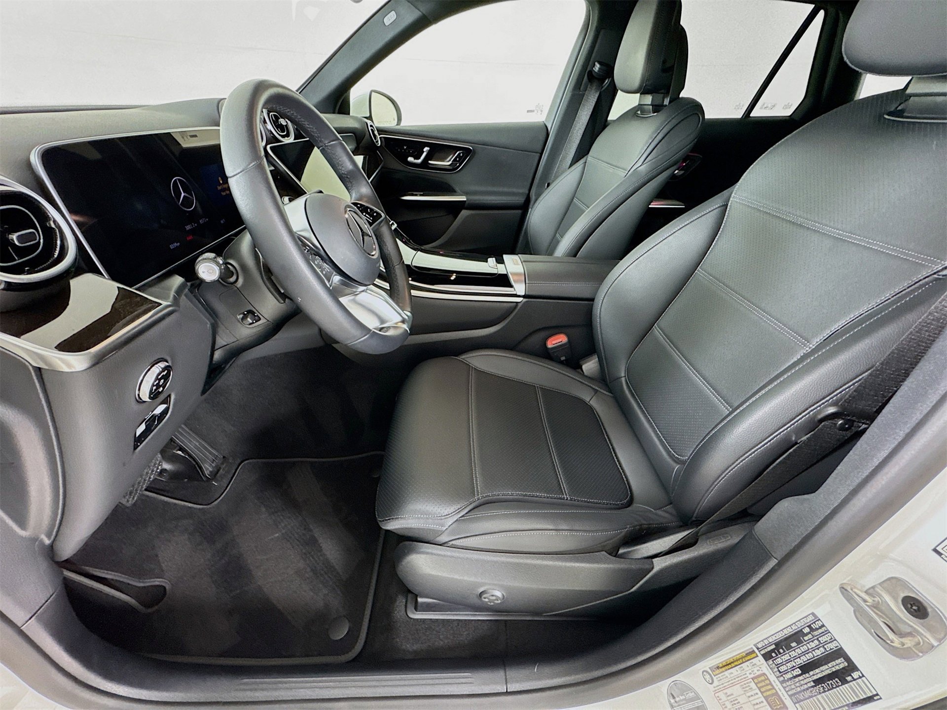 Certified 2025 Mercedes-Benz GLC 300 image 21