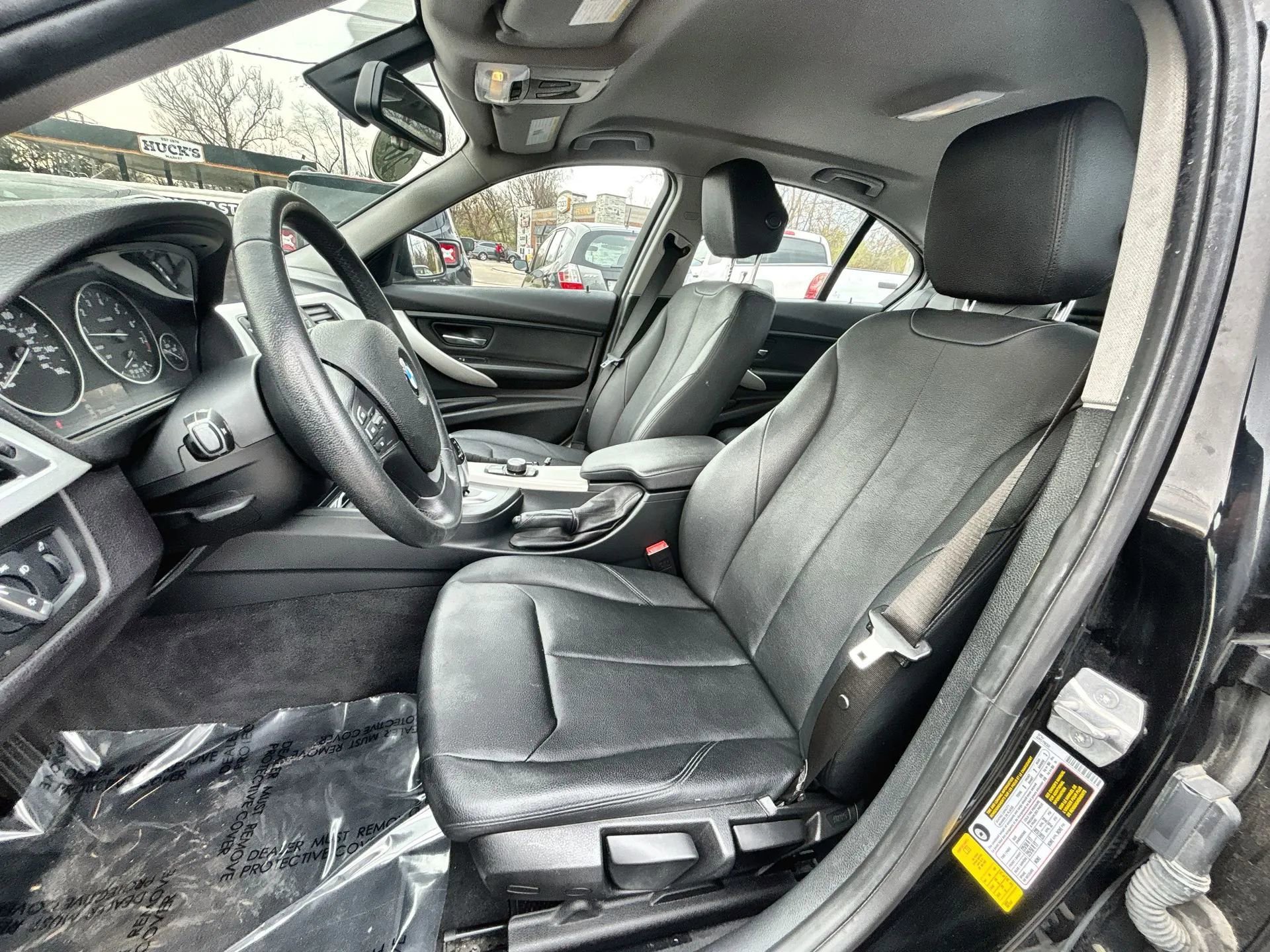 Used 2017 BMW 320i Sedan RWD image 13