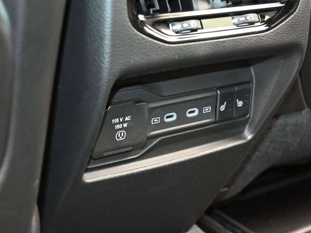 New 2026 Jeep Grand Cherokee Limited w/ Limited Altitude Package RWD image 31